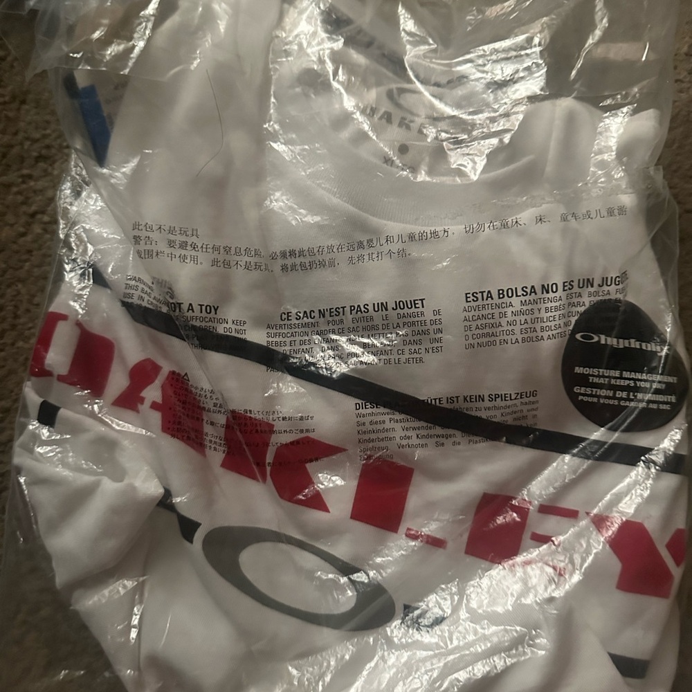 Oakley XL shirt Brand new